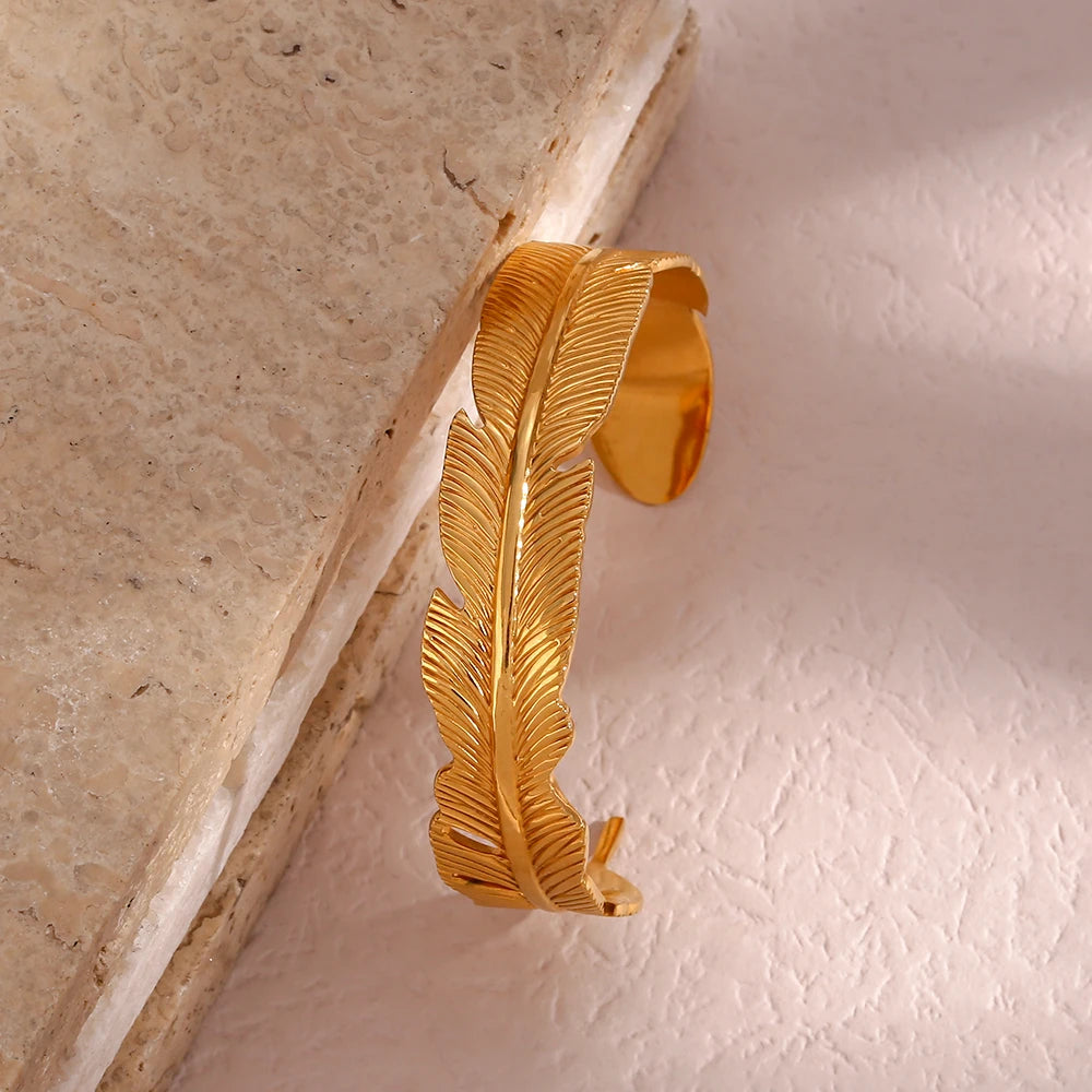 E.B. Belle-pulseira de aço inoxidável para mulheres, pulseiras de folhas de penas, braceletes banhados a ouro 18k, design mais recente, vintage, novo