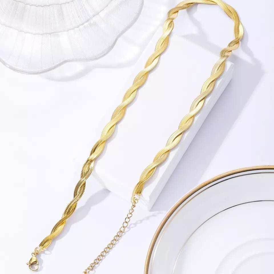 Colar Feminina 2 Fios Aço Inoxidável Banhado Cor Dourada 18K Ajustável- Promoção