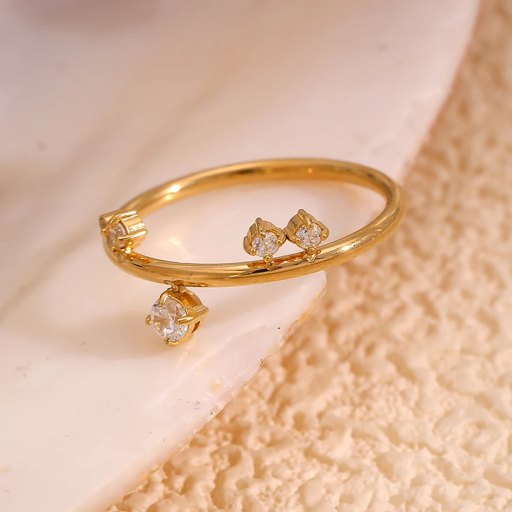 Ebbelle novo anel de coroa de strass branco sem manchas joias de aço inoxidável hipolergênico banhado a ouro 18k para mulheres e meninas