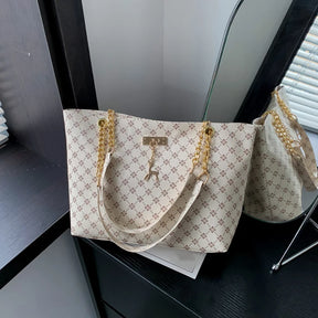 Nova presbiopia bolsa textura de couro macio grande capacidade bolsa feminina com acessórios pendurados bolsa de ombro