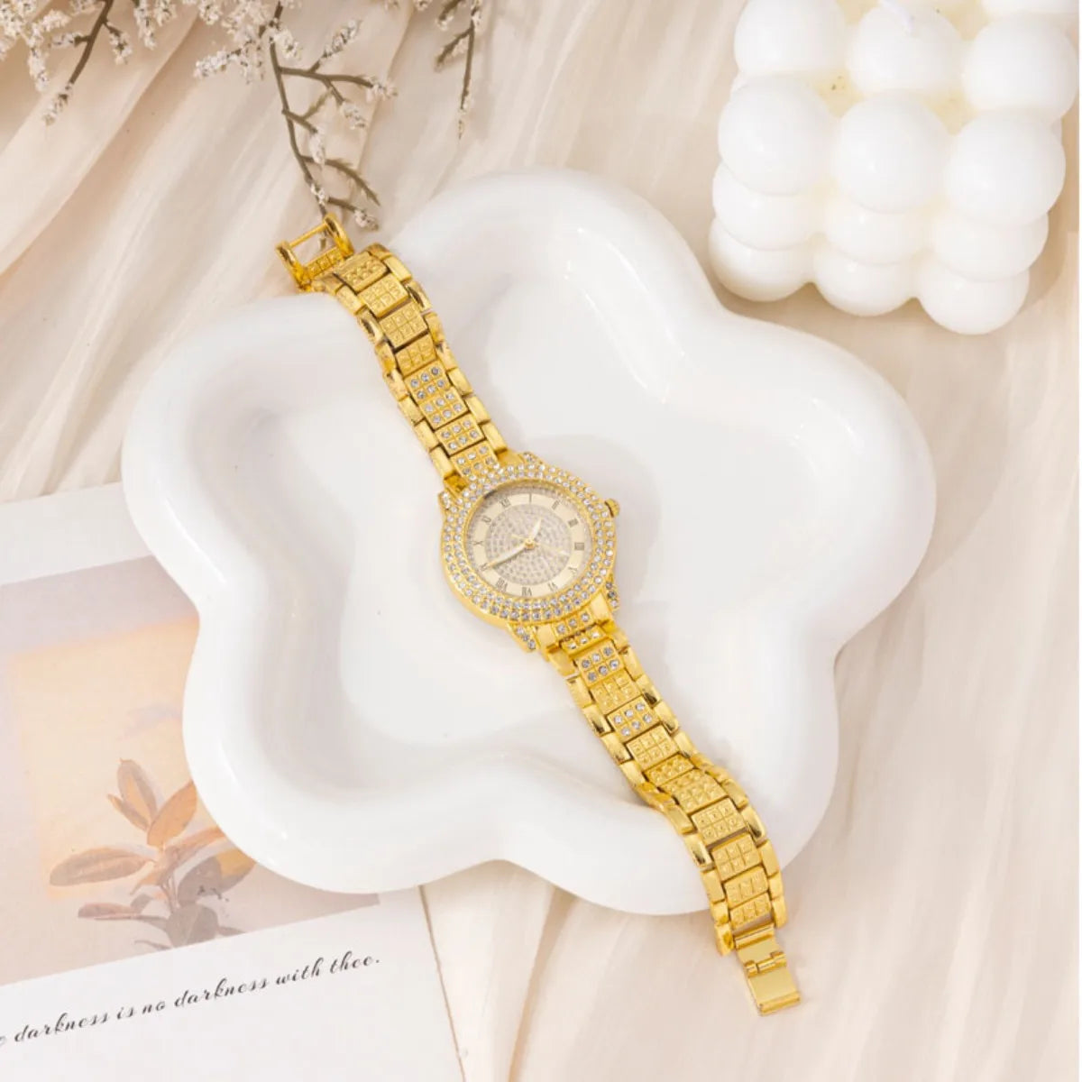 Conjunto  exclusivo 5 peças, Relógio + Joias Cravejado de Diamantes.
