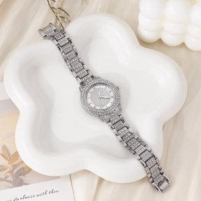 Conjunto  exclusivo 5 peças, Relógio + Joias Cravejado de Diamantes.